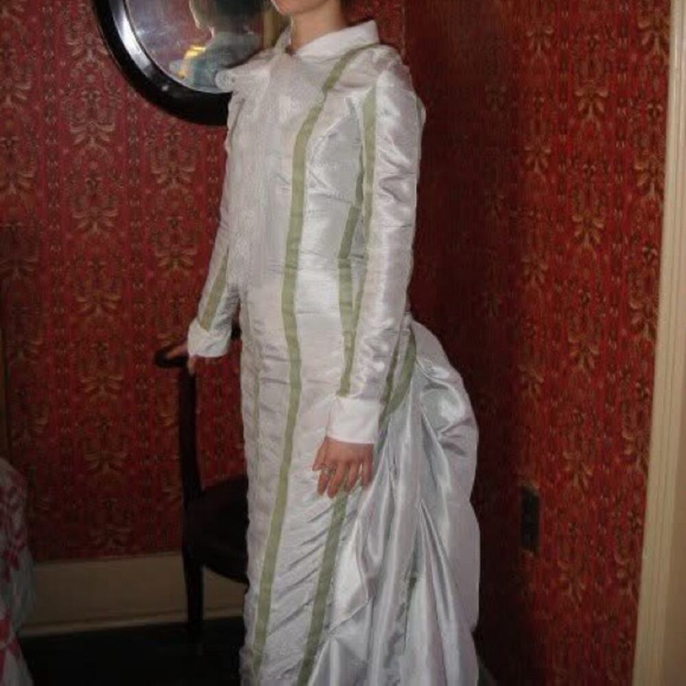 Final price* Gilded Age 1870s Victorian Walking Gown - Picture 3 of 12